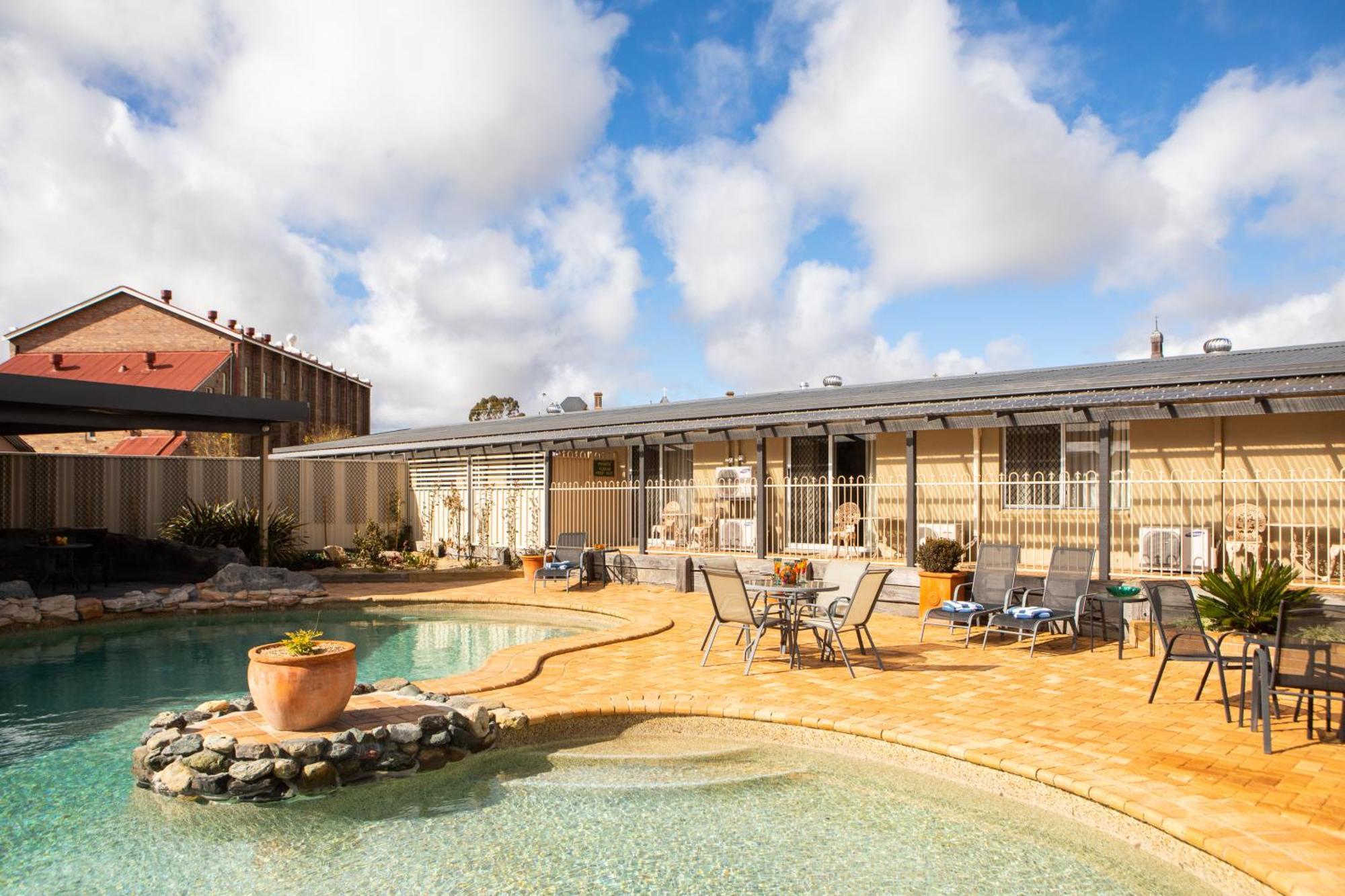 גלן אינס New England Motor Lodge מראה חיצוני תמונה